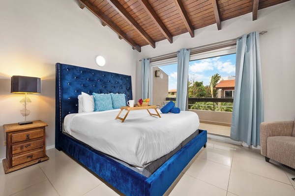 2 habitaciones, escritorio, tabla de planchar con plancha y wifi