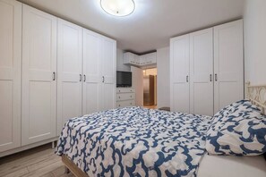 Room - Family-friendly place steps from Mall of Sofia (Sofia)