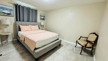 3 bedrooms, iron/ironing board, WiFi (free), bed sheets