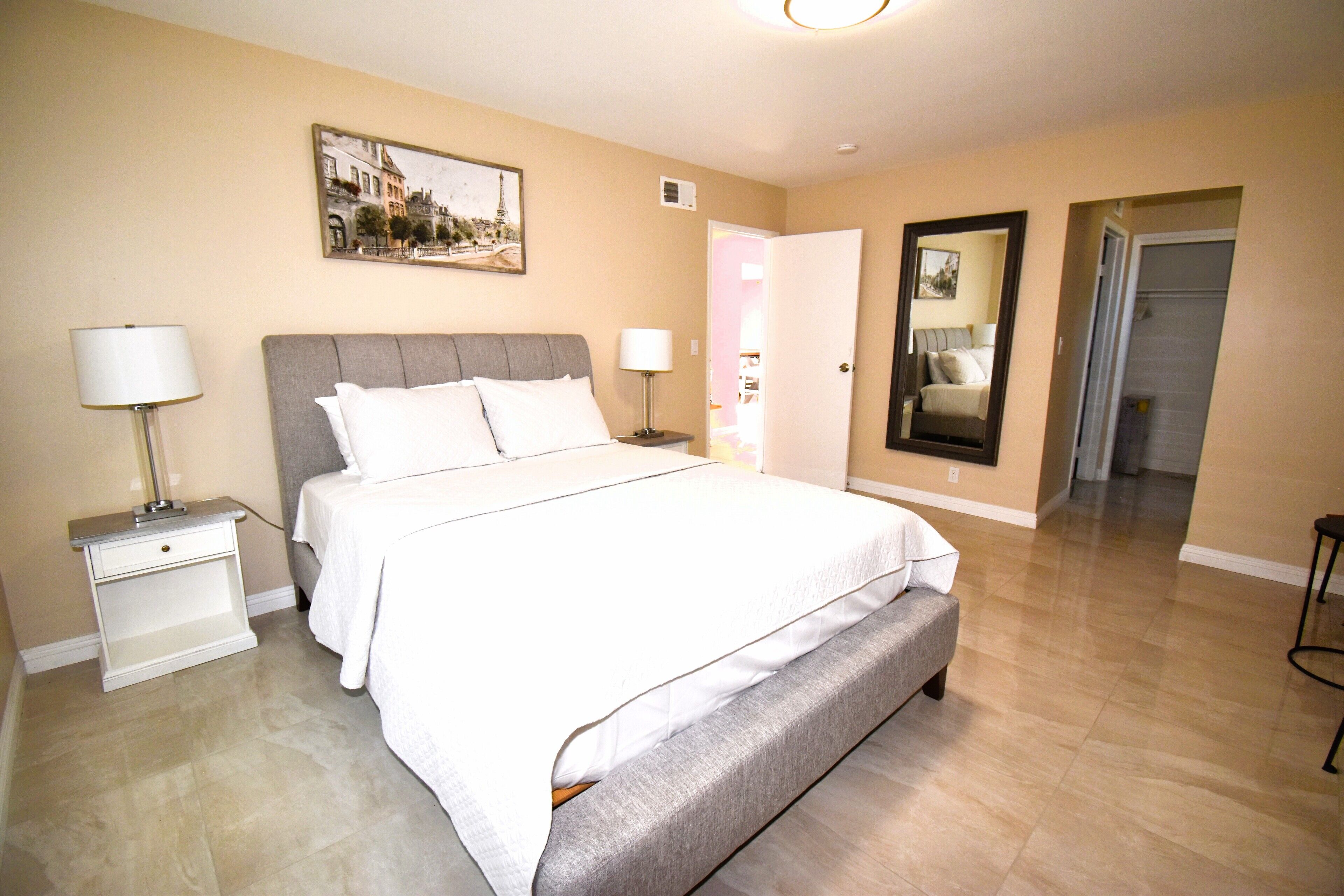 3 soverom, strykejern/-brett, wi-fi (inkludert) og sengetøy