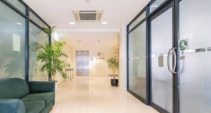 CBD 2bedrms 2 onsuite bathrms, free parking and WiFi, sleeps 8