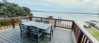 Fishing paradise!!! House on Livingston with private dock!