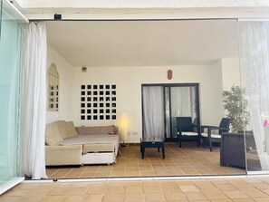 Terrace/patio - 2 Bed Flat-Sleeps 4-Pets-Parking-Marina Duquesa (Manilva)