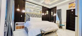 Kamara Lakeview Hotel