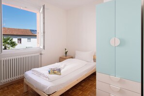 3 bedrooms, free WiFi, bed sheets