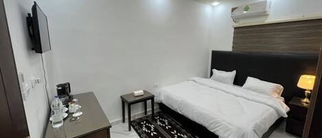 5 bedrooms, WiFi, bed sheets