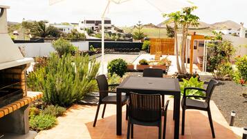 屋外ダイニングエリア