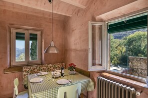 Dining - Holiday Home 'La Rectoría De Castellar' with Mountain View, Pool, Garden & Wi-Fi (LA VALL DE BIANYA)