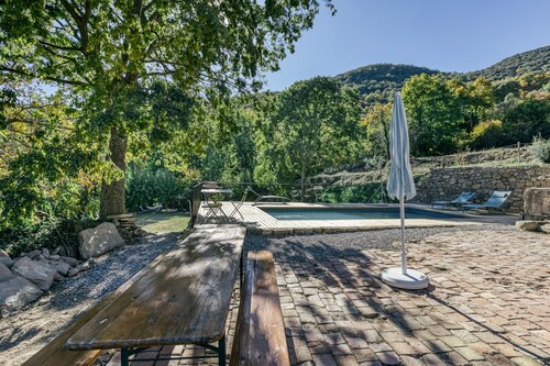 Holiday Home 'La Rectoría De Castellar' with Mountain View, Pool, Garden & Wi-Fi