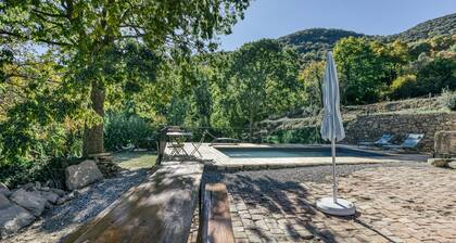 Holiday Home 'La Rectoría De Castellar' with Mountain View, Pool, Garden & Wi-Fi