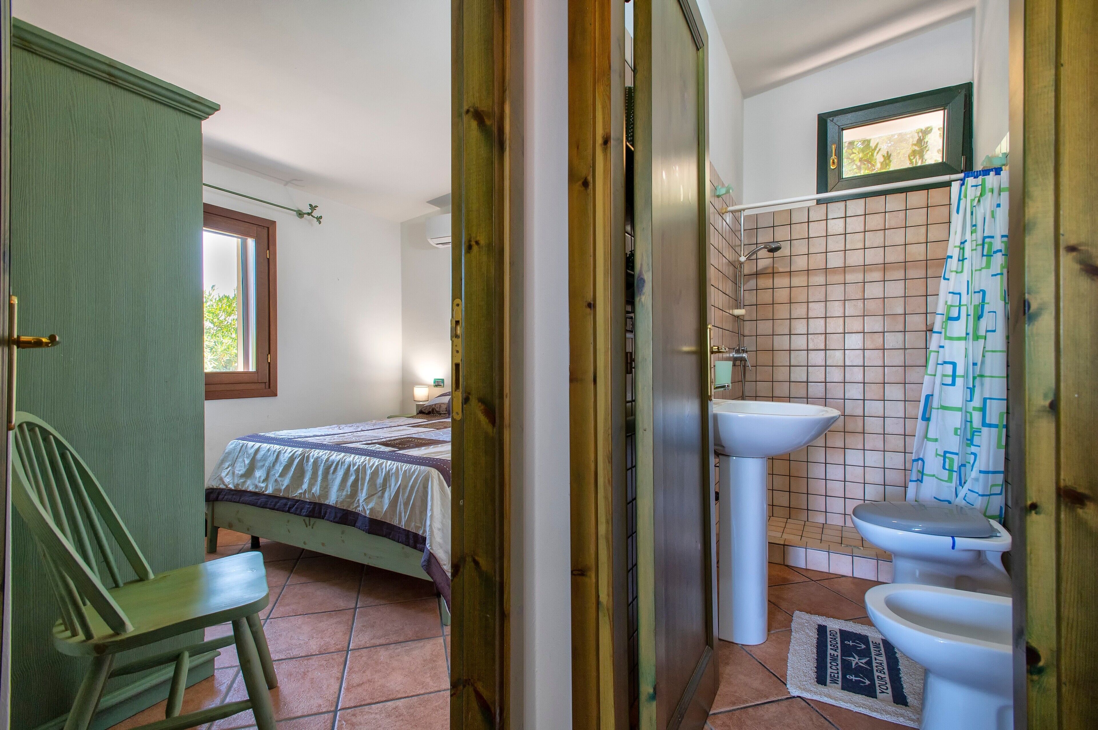 1 bedroom, bed sheets, wheelchair access