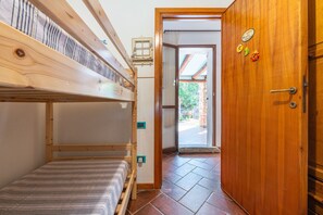 3 camere, ferro/asse da stiro, Wi-Fi gratuito, lenzuola