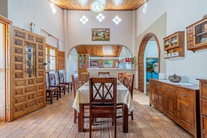 Dining - Holiday Home "Deltaprego" with Private Pool & Wi-Fi (Deltebre)