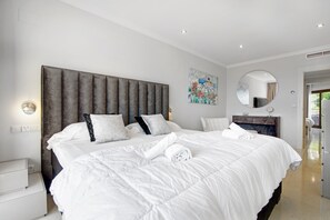 4 bedrooms, iron/ironing board, free WiFi, bed sheets