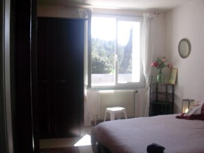 3 soverom, strykejern/-brett, wi-fi (inkludert) og sengetøy