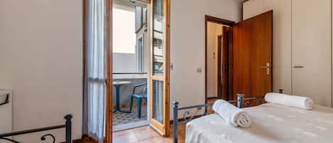 1 soveværelse, sengetøj