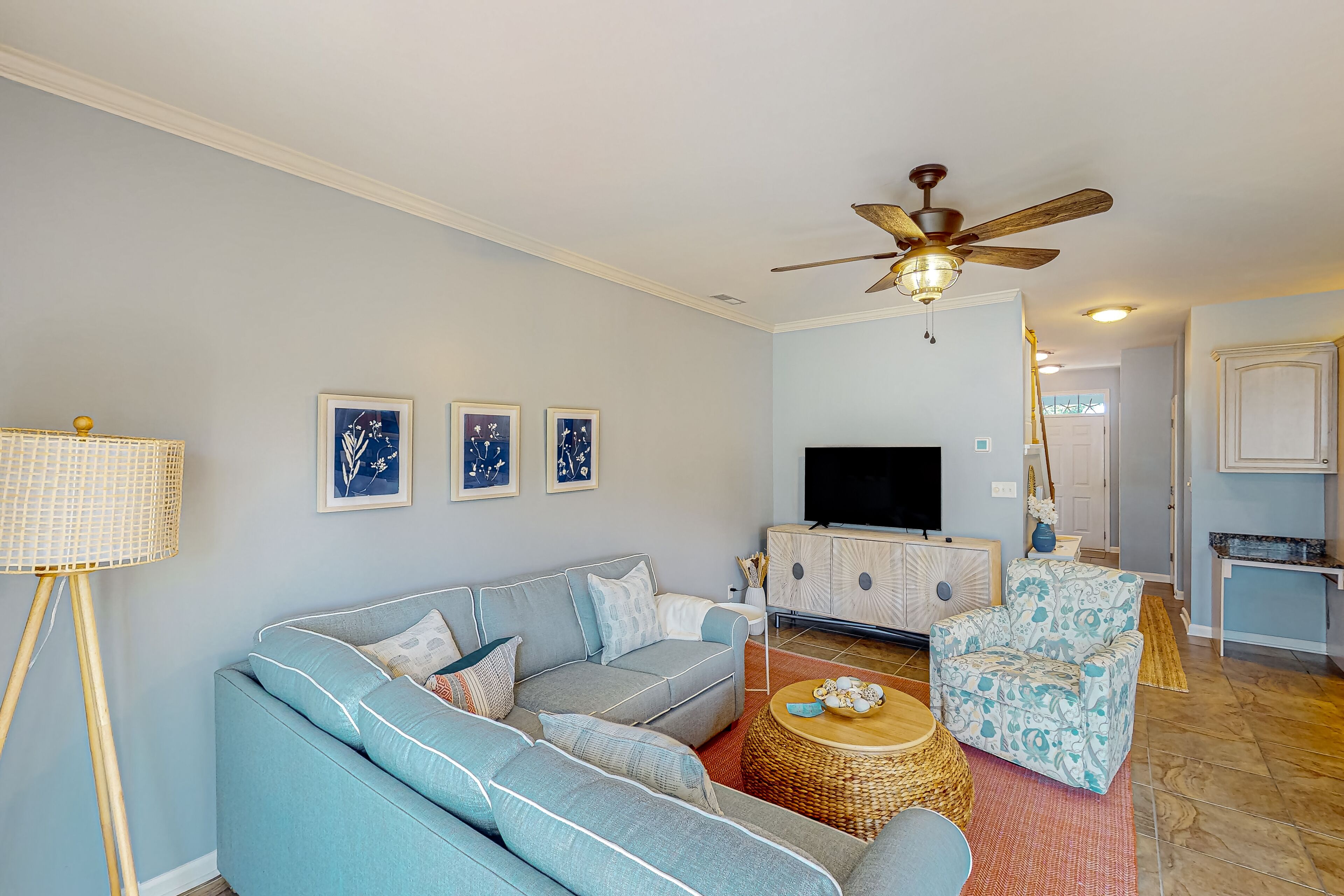 The Tides dog-friendly townhouse in Rehoboth Beach with pool access