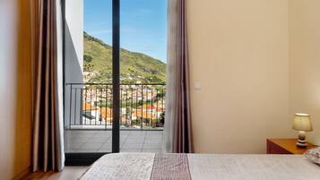 3 多间卧室、免费 WiFi、床单