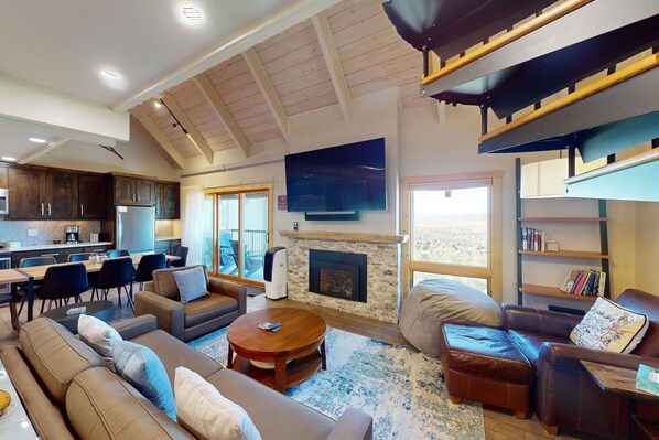 Televisión y chimenea 