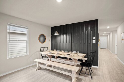 Spacious 4BdRm Home | Fully Fenced | Community Pool