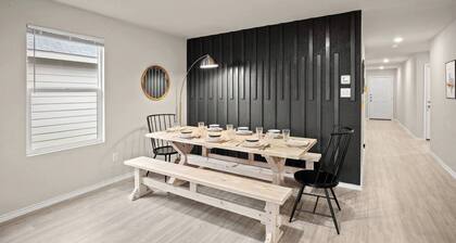 Spacious 4BdRm Home | Fully Fenced | Community Pool