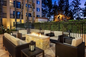 Terrace/patio - Vacation Starts Here! Near Irvine Spectrum Center, Pets are Allowed Here (Laguna Hills)