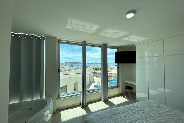 Honeymoon Suite | 1 bedroom, down comforters, iron/ironing board, free WiFi