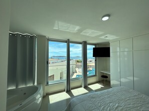 Honeymoon Suite | Down comforters, iron/ironing board, free WiFi, bed sheets - Suites Rubi (San Carlos)