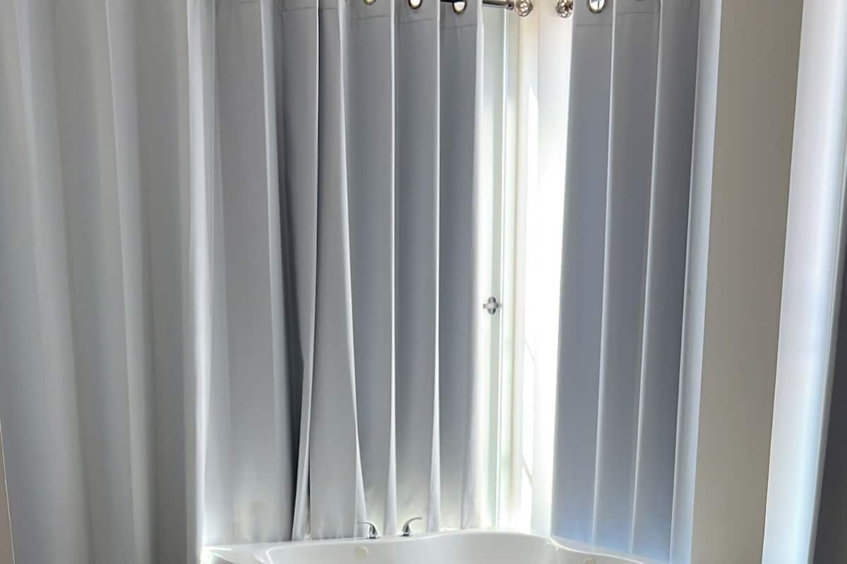 Suite luna di miele | 1 camera, copriletto in piuma, ferro/asse da stiro, Wi-Fi gratuito