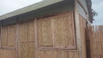 Comfort Quadruple Room | Desk, laptop workspace, bed sheets