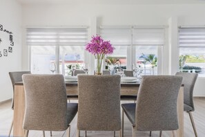 Villa | 6 bedrooms - NEW Modern Stylish 6BR 6BA Villa Near Palmbeach (Noord)