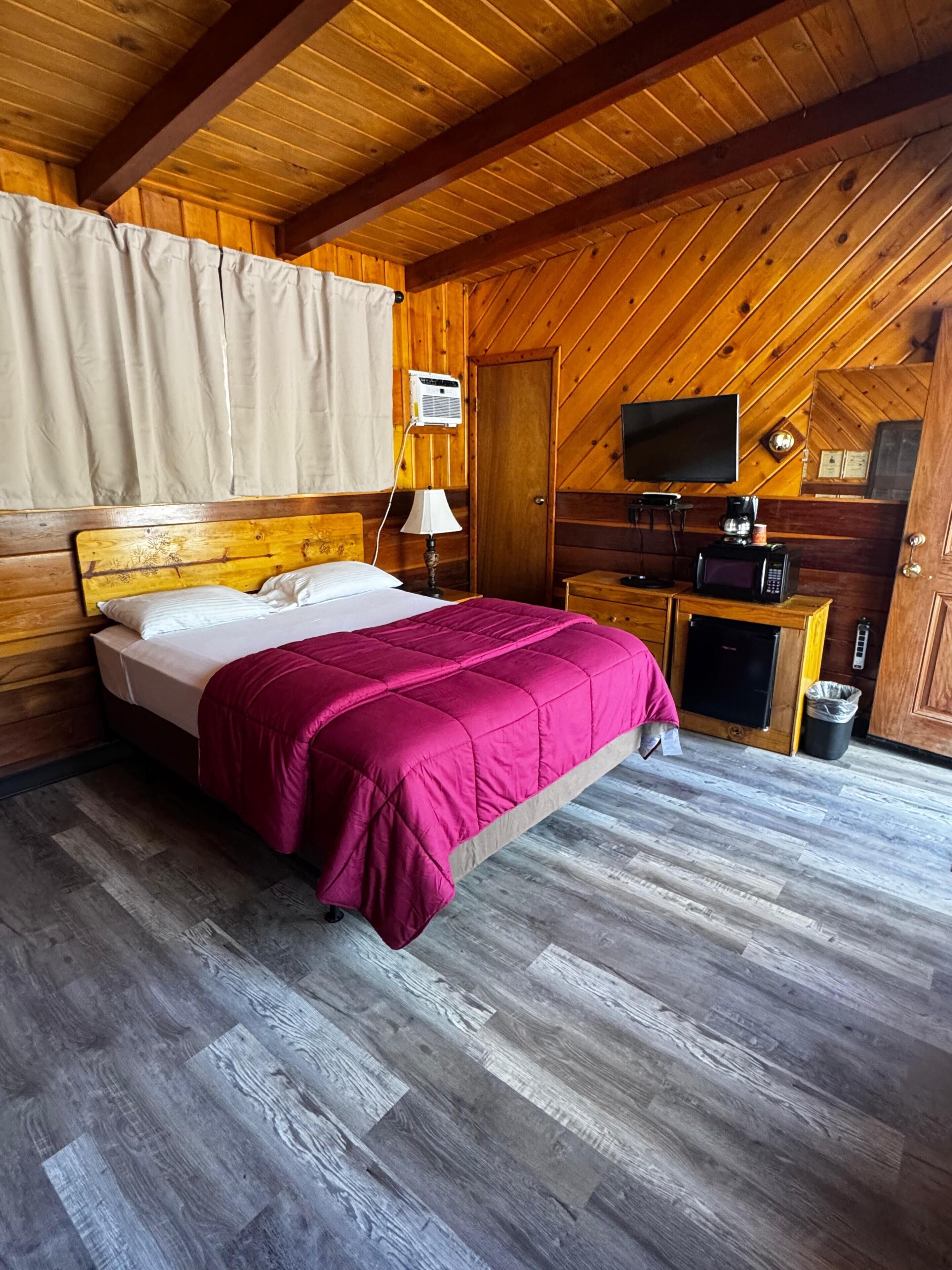 Comfort-rum - 1 queensize-säng | Sängtillbehör av högsta kvalitet, duntäcken och memory foam-madrasser