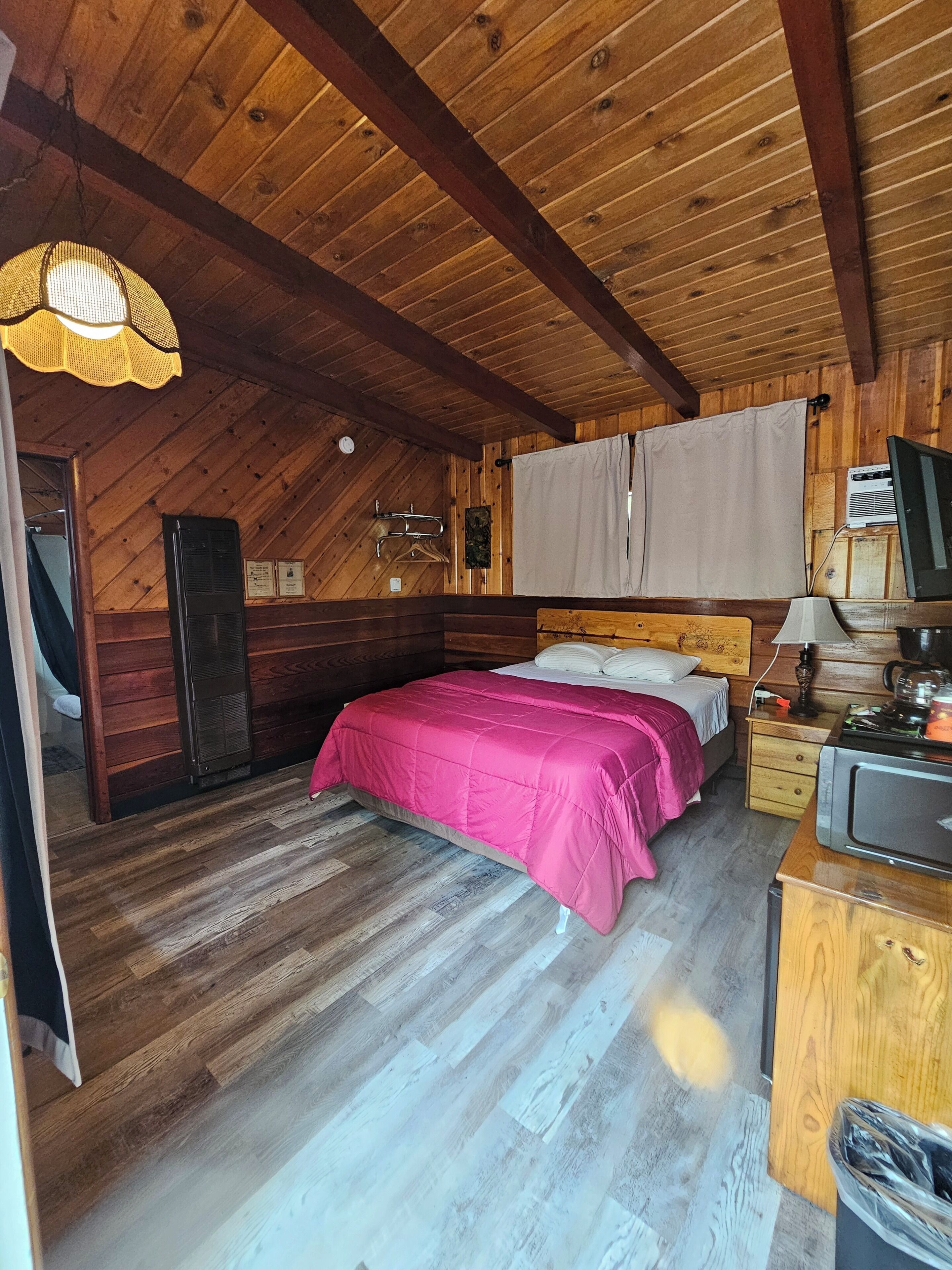 Comfort Room, 1 Queen Bed | Premium bedding, down comforters, memory foam beds, free WiFi