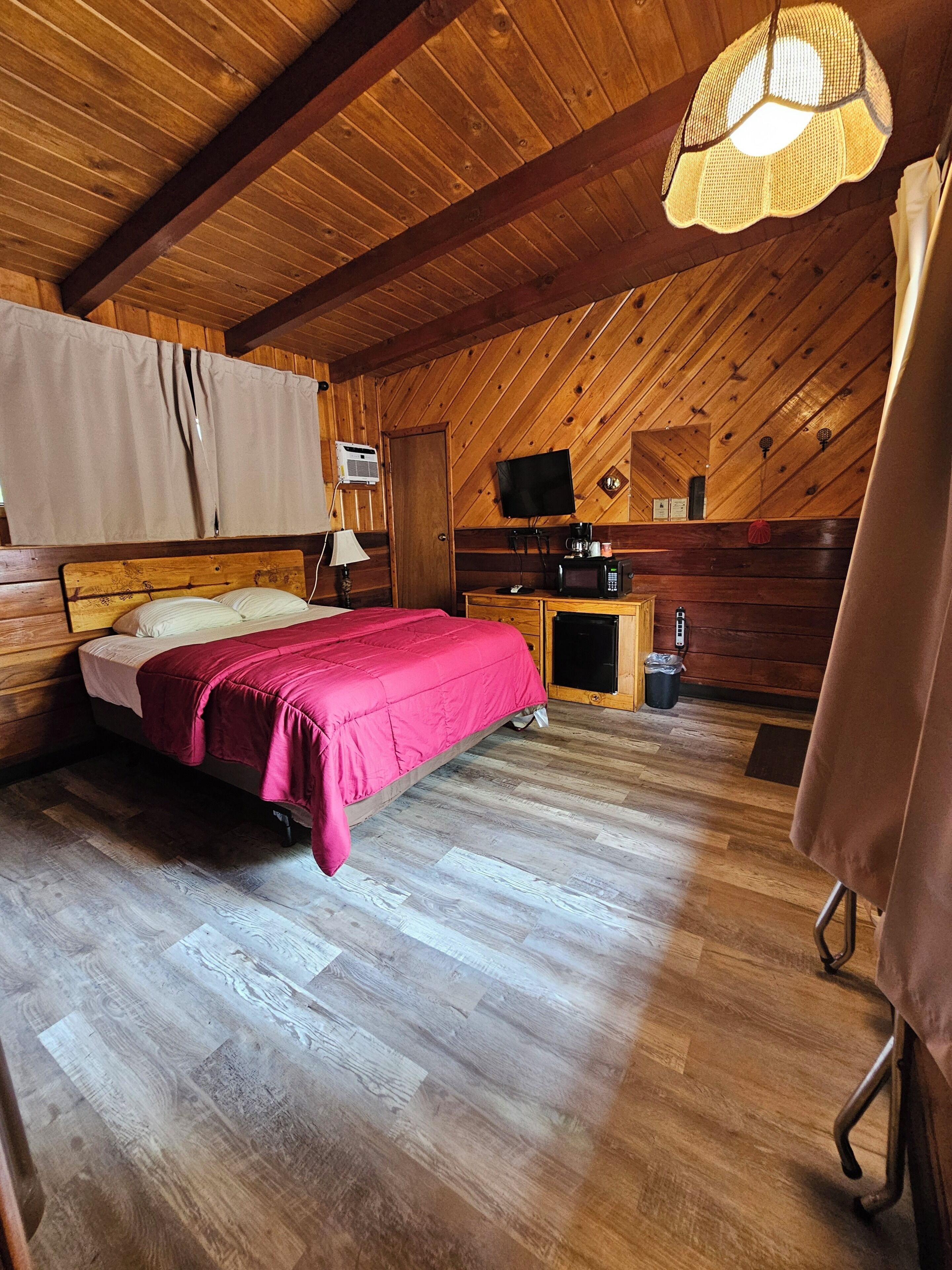 Comfort Room, 1 Queen Bed