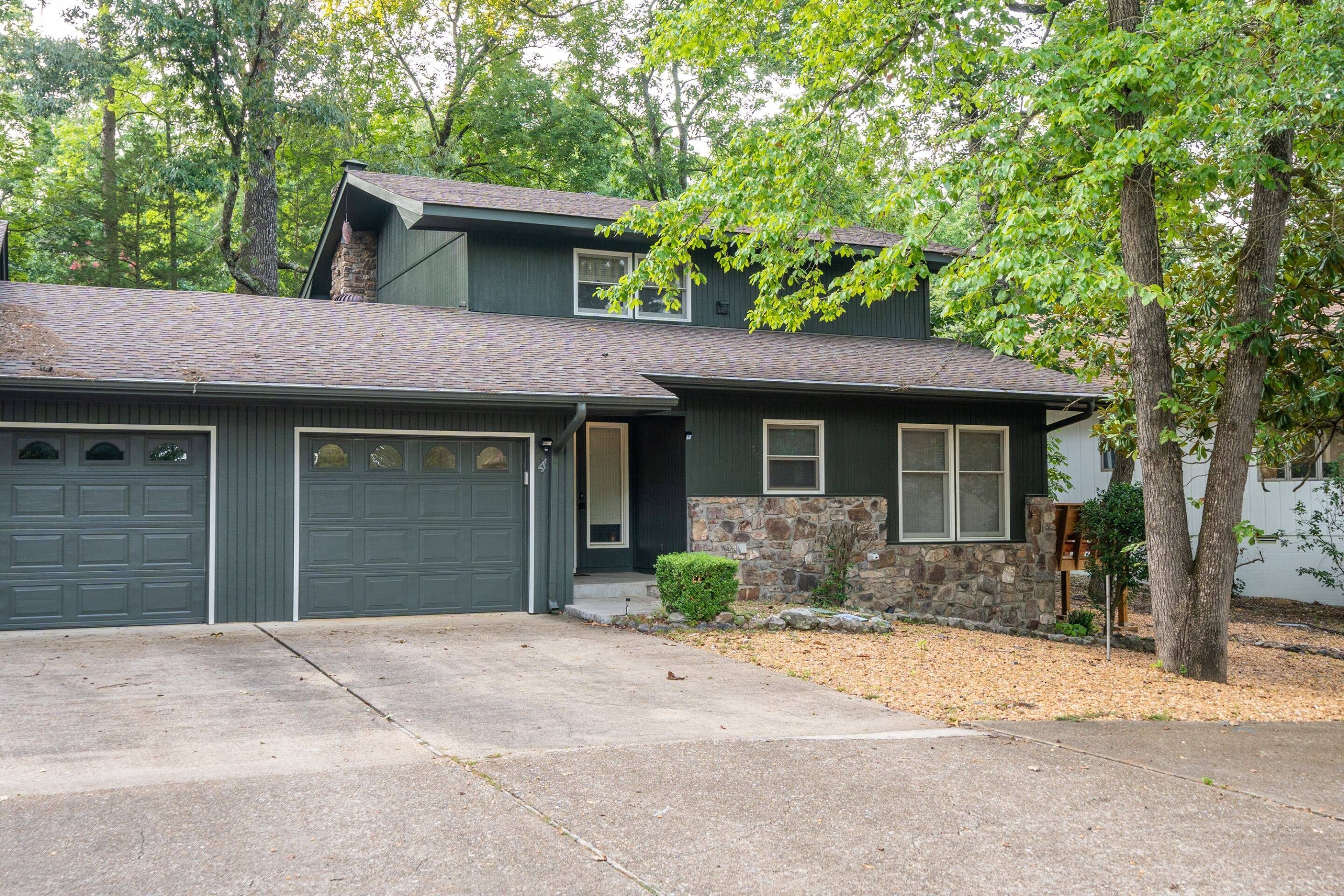 Charming Cottage with Lake Access | Sunroom & Patio | EV Charger, Bikes & Kayaks