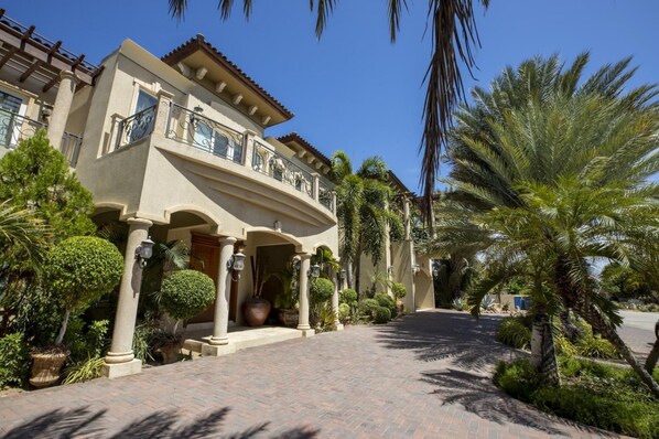 Villa