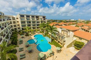 2 bedrooms - 2BR Duplex Palmaruba Condos w Great Location (Noord)