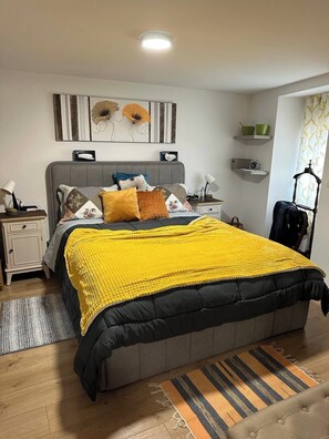 2 bedrooms, desk, iron/ironing board, free WiFi