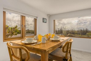 2 bedrooms - Breathtaking Views 2br3ba Private Pool Large Space (Noord)