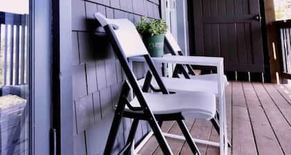 Lovely and Quiet suite with GORGEOUS VIEWS-10 min to Golden Gate Bridge