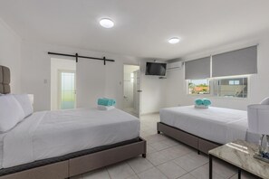 Villa | 4 bedrooms - 4BR 4BA Villa w Private Pool Eagle Palm Beach (Noord)