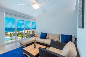 Apartment - Oceanfront Penthouse 4BR w Roof Top Deck w Jacuzzi Eagle Beach (Oranjestad)