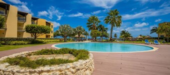 Ocean Front 2BR 2BA w Amazing Beach