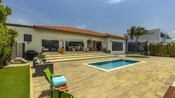 4 bedrooms