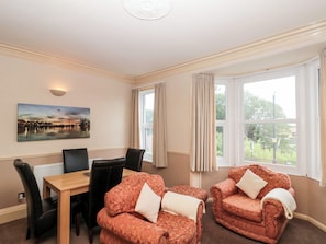 Living area - White Rose Apartment (Bridlington)