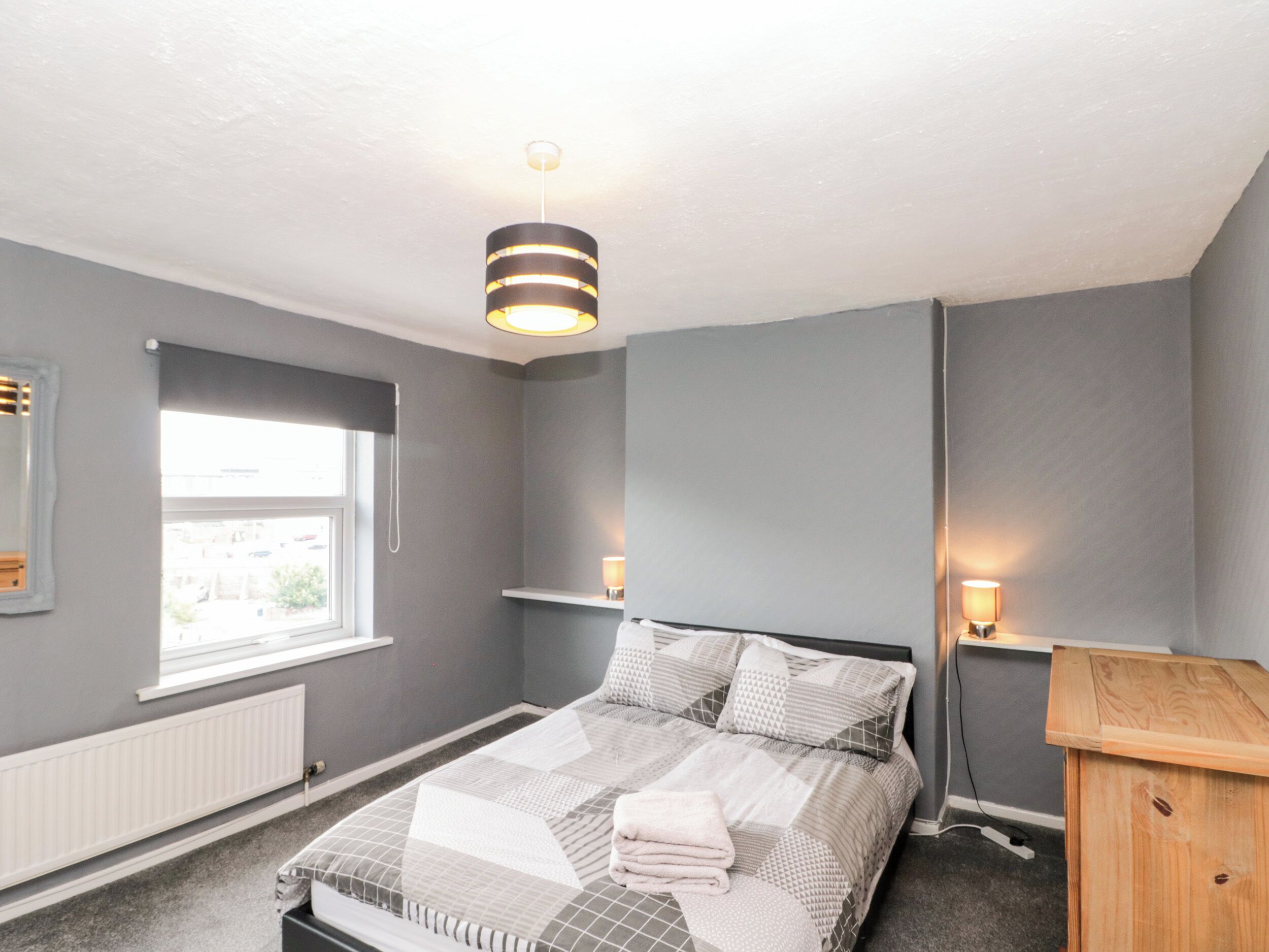 2 slaapkamers, individueel gedecoreerd, individueel gemeubileerd