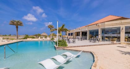 Gold Coast - 2br3ba Gated Community w Pools Gym