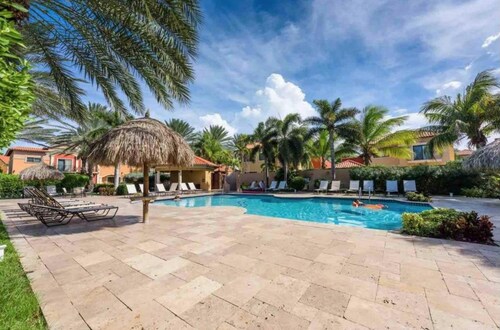 Gold Coast - 2br3ba Gated Community w Pools Gym