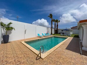 Villa | 5 bedrooms - NEW 5BR Villa w Pool Patio Great Location (Noord)