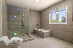 Villa | Bathroom